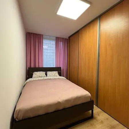 Apartmán K22 Al. Niepodleglosci -wierzbno *